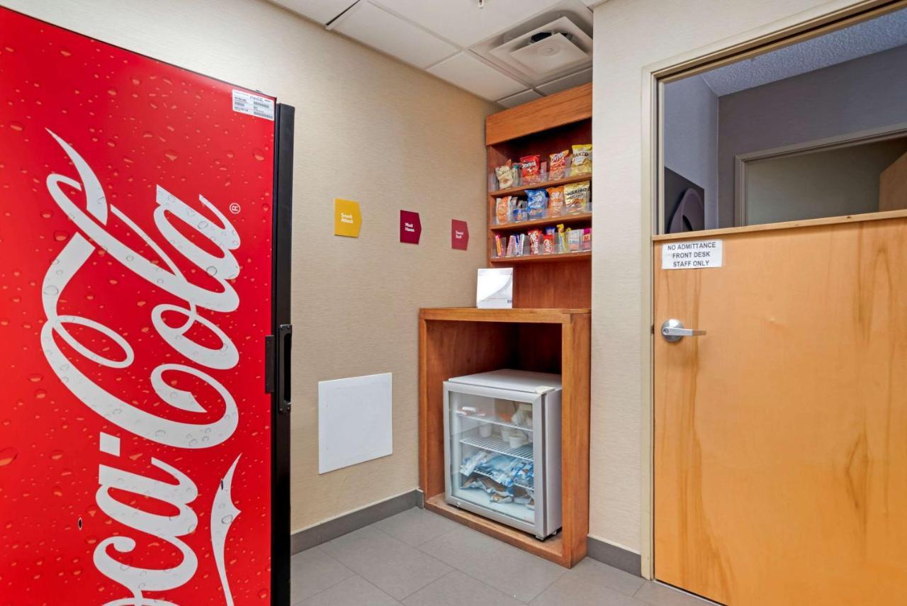 Comfort Suites Oxford I-20 Exit 188 Екстериор снимка