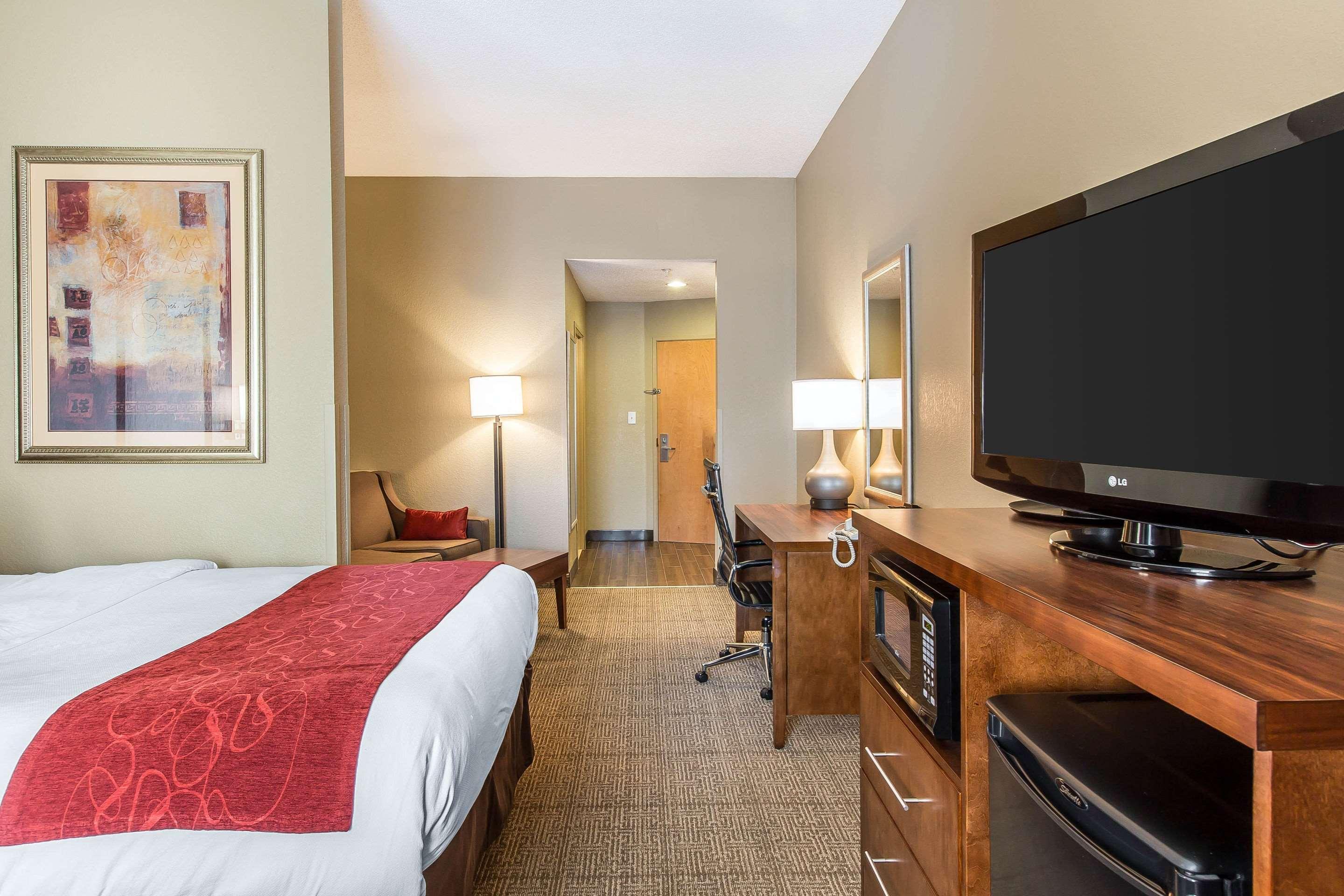 Comfort Suites Oxford I-20 Exit 188 Екстериор снимка
