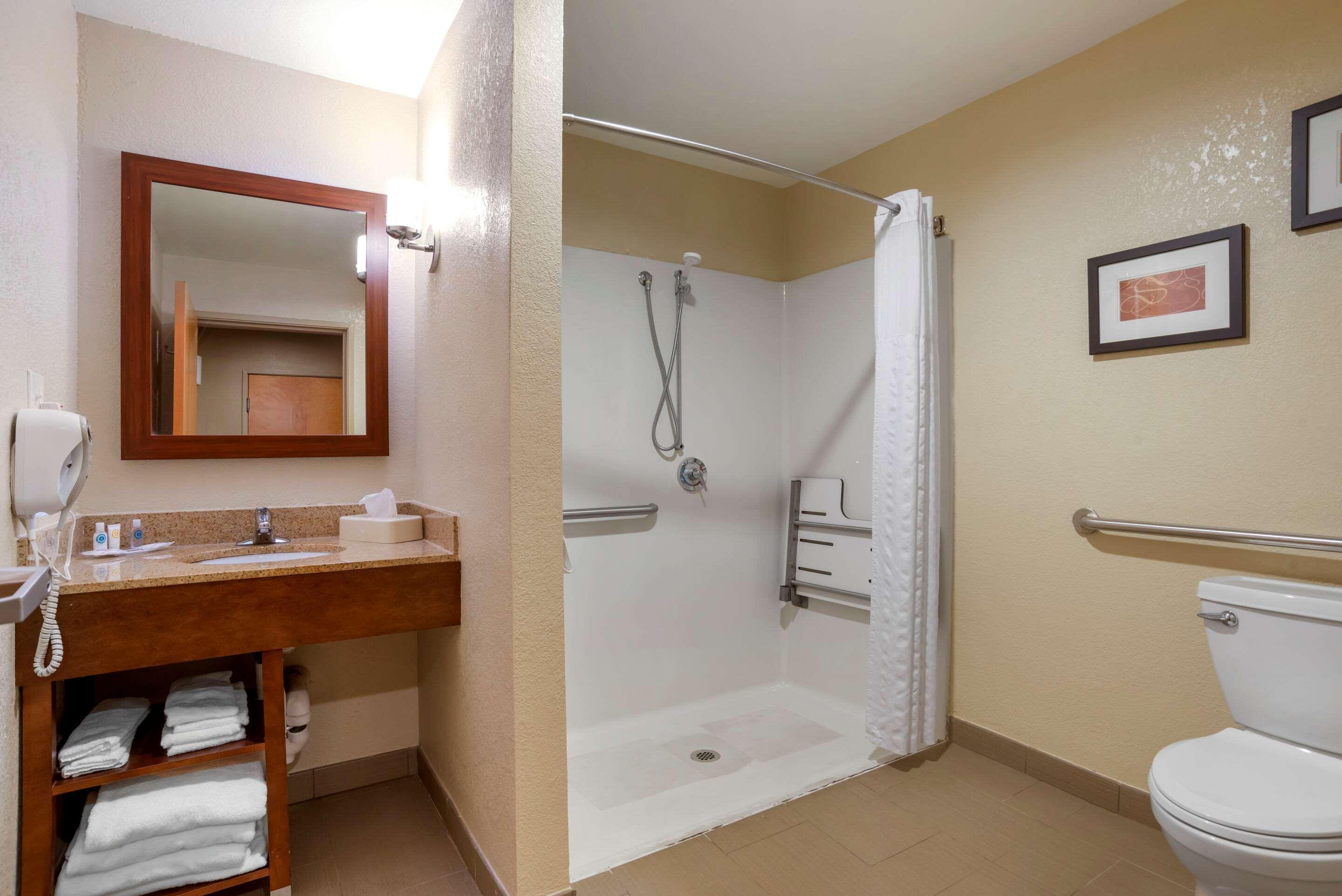 Comfort Suites Oxford I-20 Exit 188 Екстериор снимка