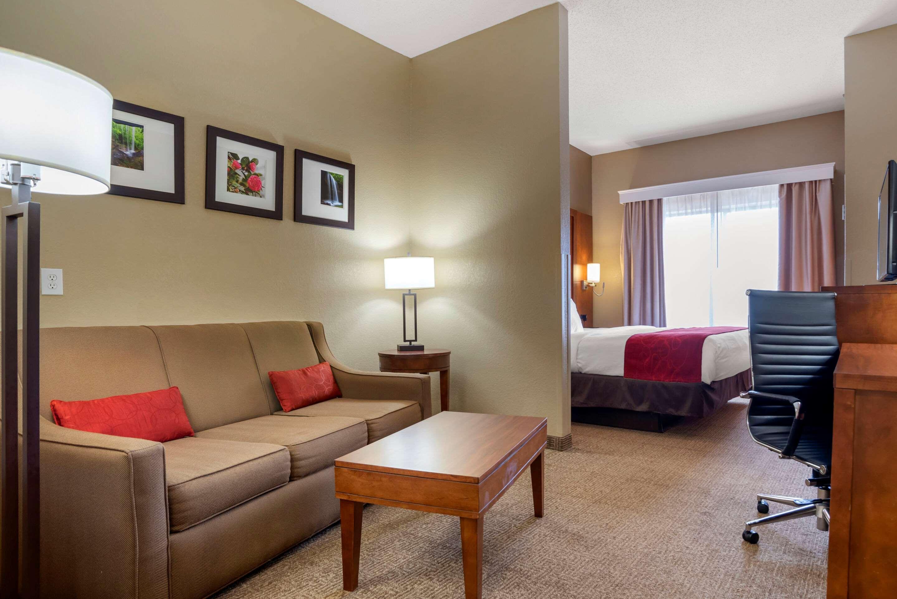 Comfort Suites Oxford I-20 Exit 188 Екстериор снимка