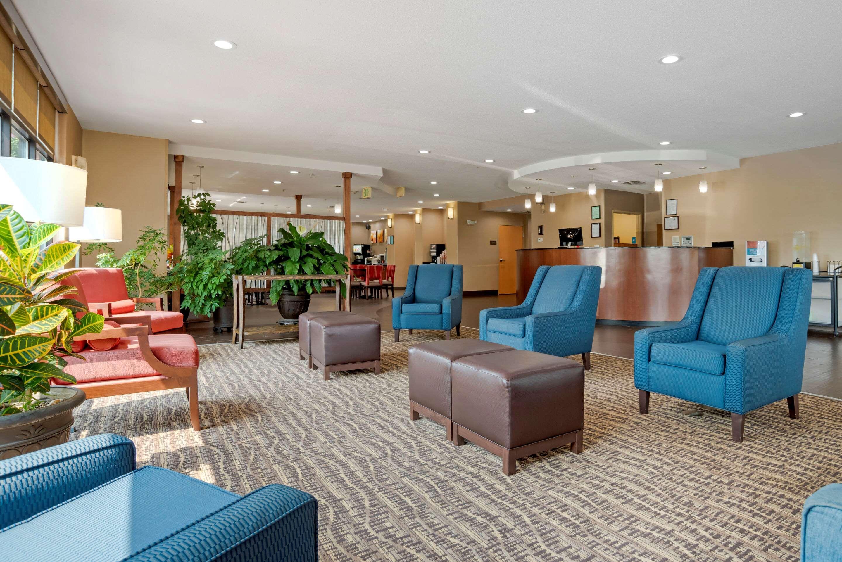 Comfort Suites Oxford I-20 Exit 188 Екстериор снимка