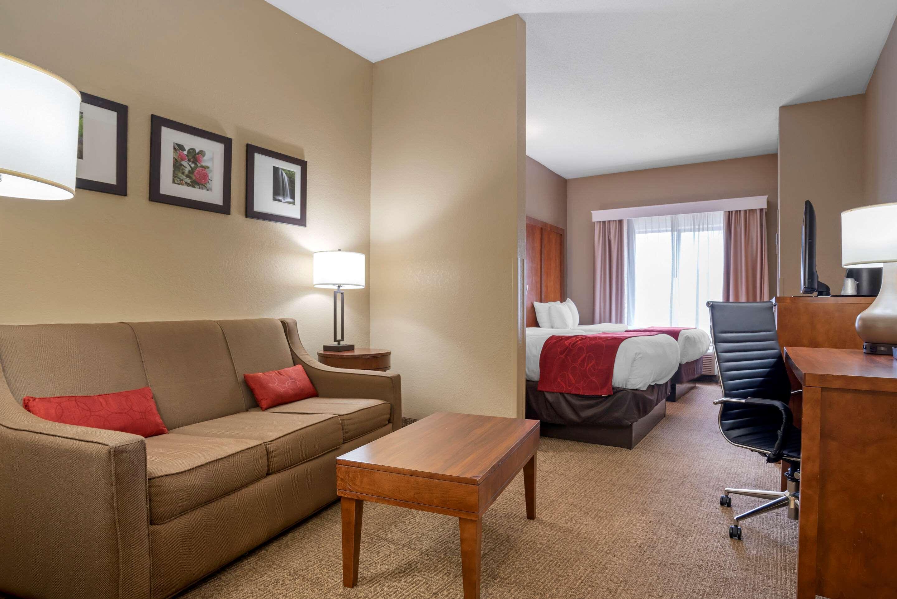 Comfort Suites Oxford I-20 Exit 188 Екстериор снимка