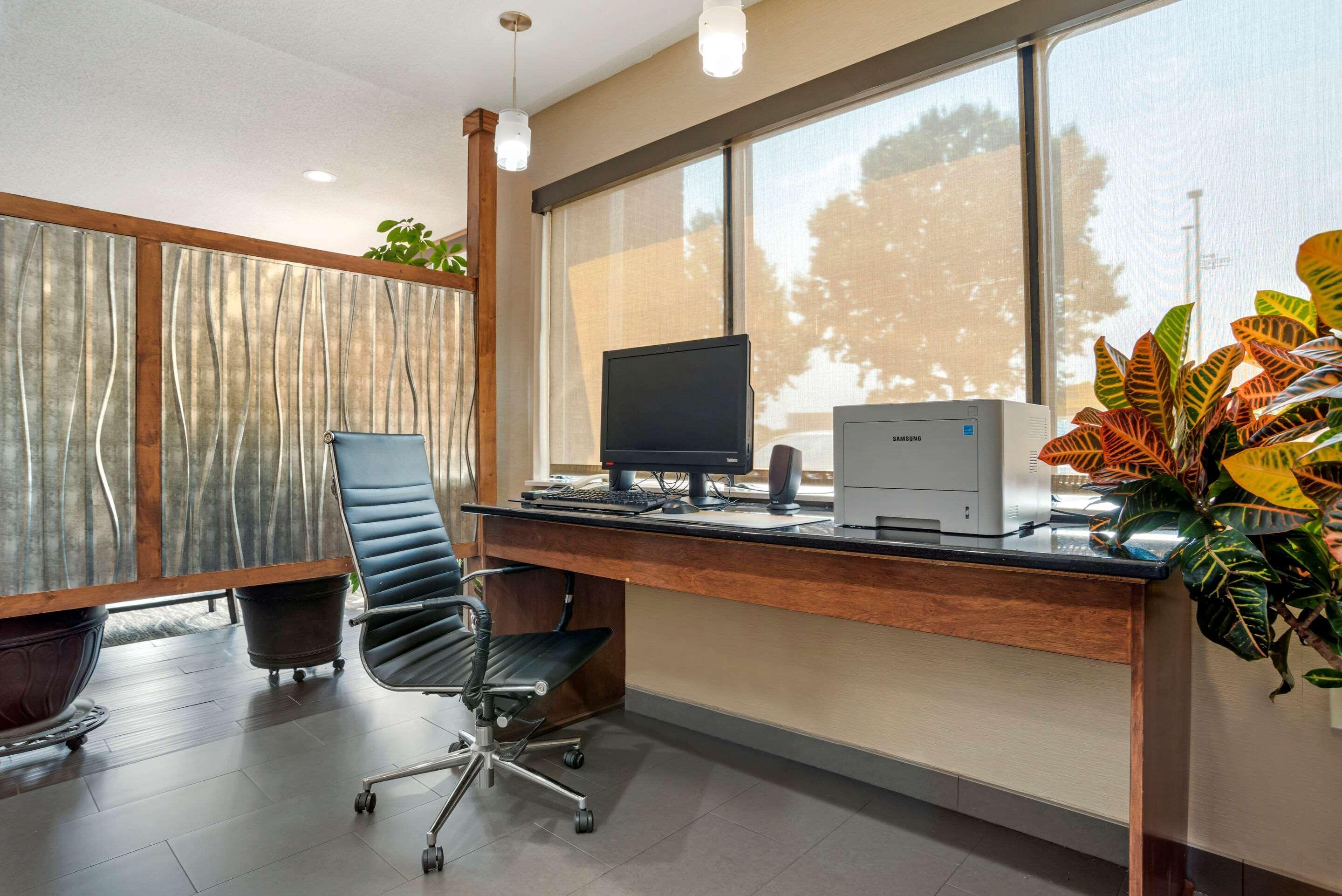 Comfort Suites Oxford I-20 Exit 188 Екстериор снимка