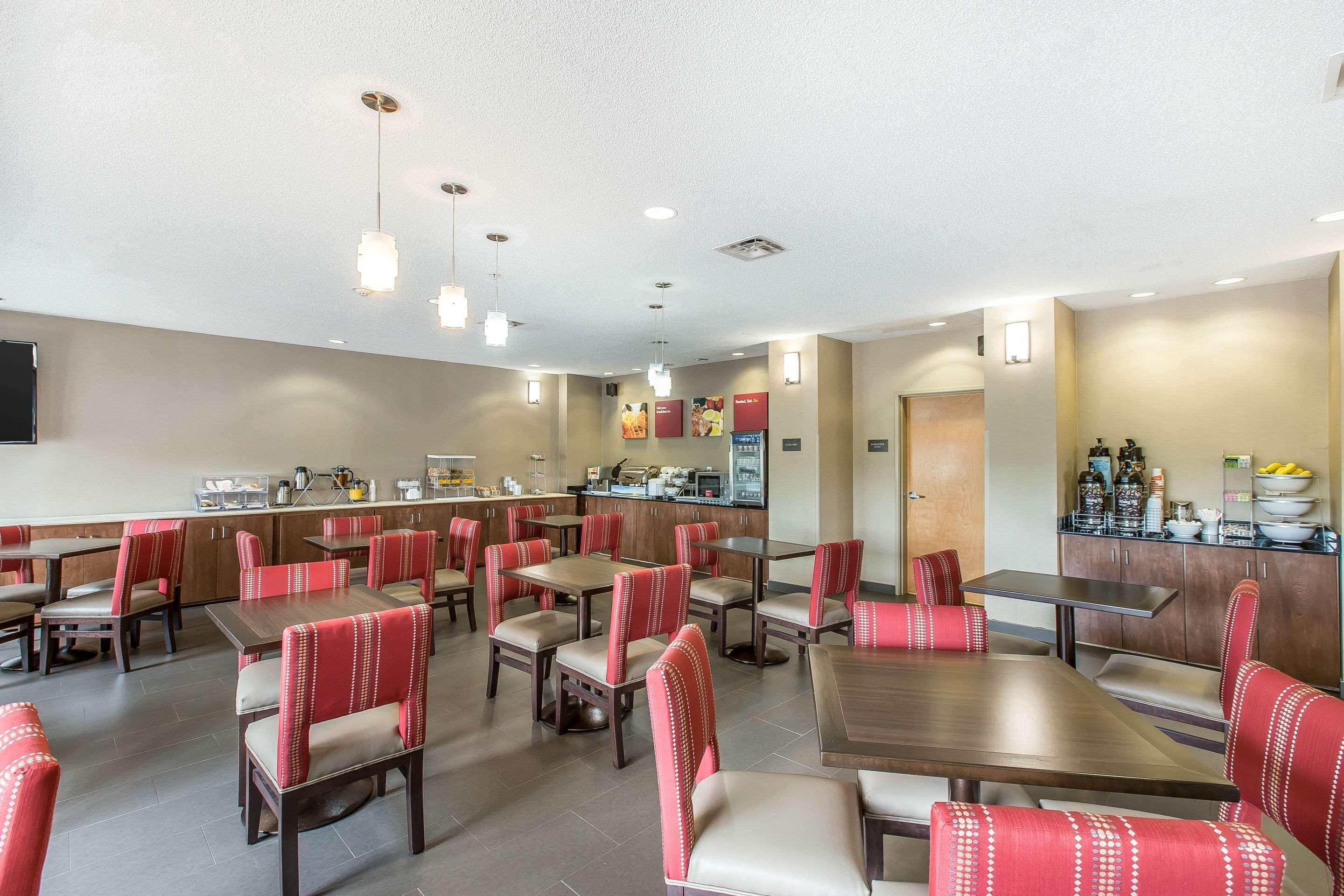 Comfort Suites Oxford I-20 Exit 188 Екстериор снимка