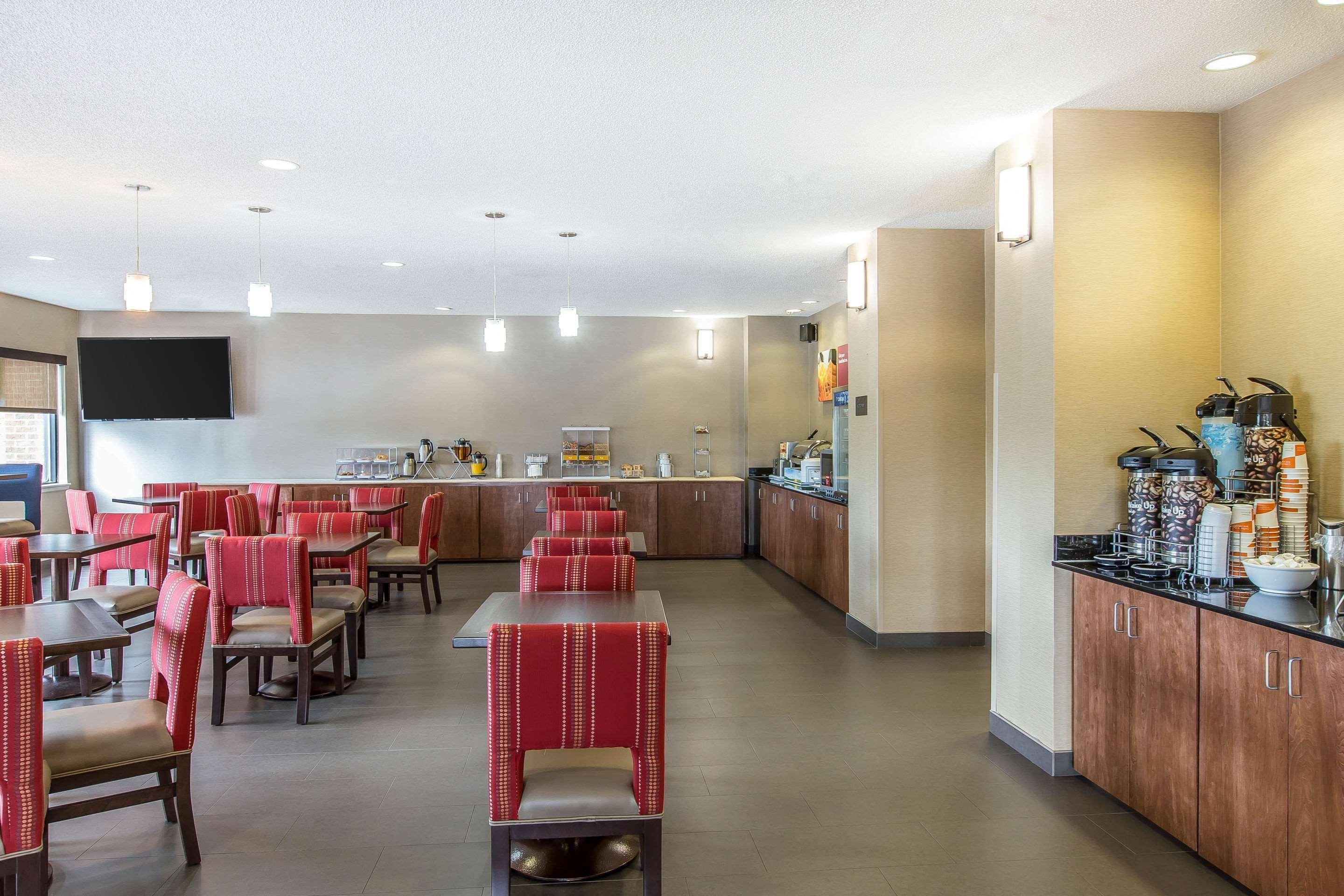 Comfort Suites Oxford I-20 Exit 188 Екстериор снимка