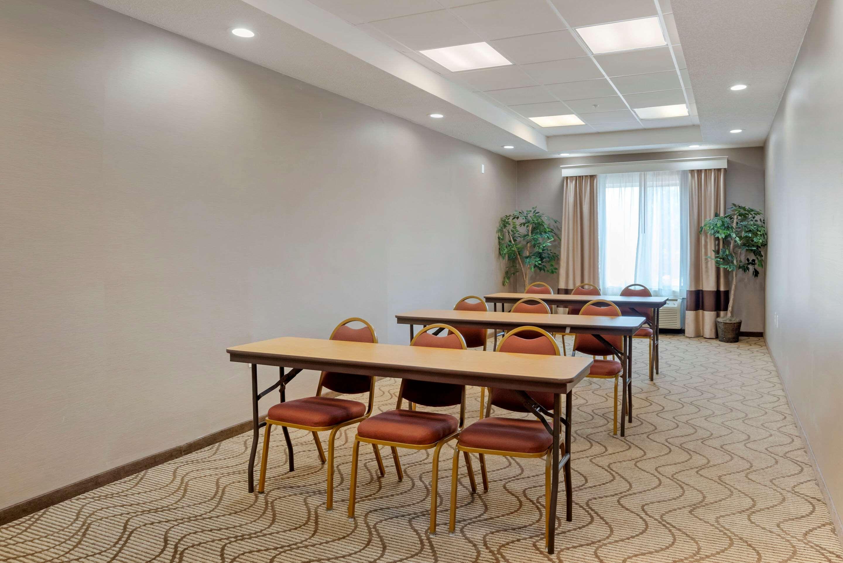 Comfort Suites Oxford I-20 Exit 188 Екстериор снимка