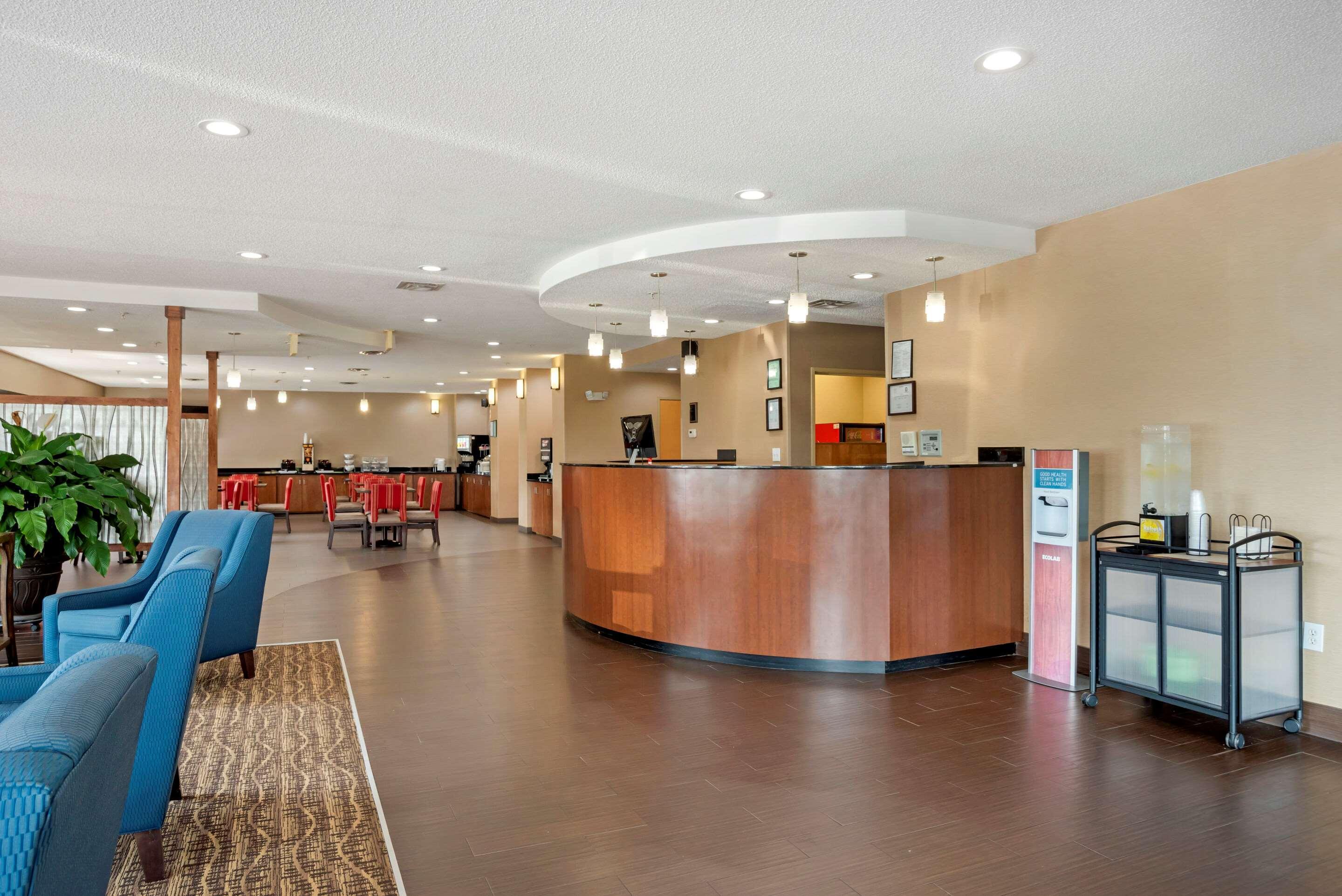 Comfort Suites Oxford I-20 Exit 188 Екстериор снимка