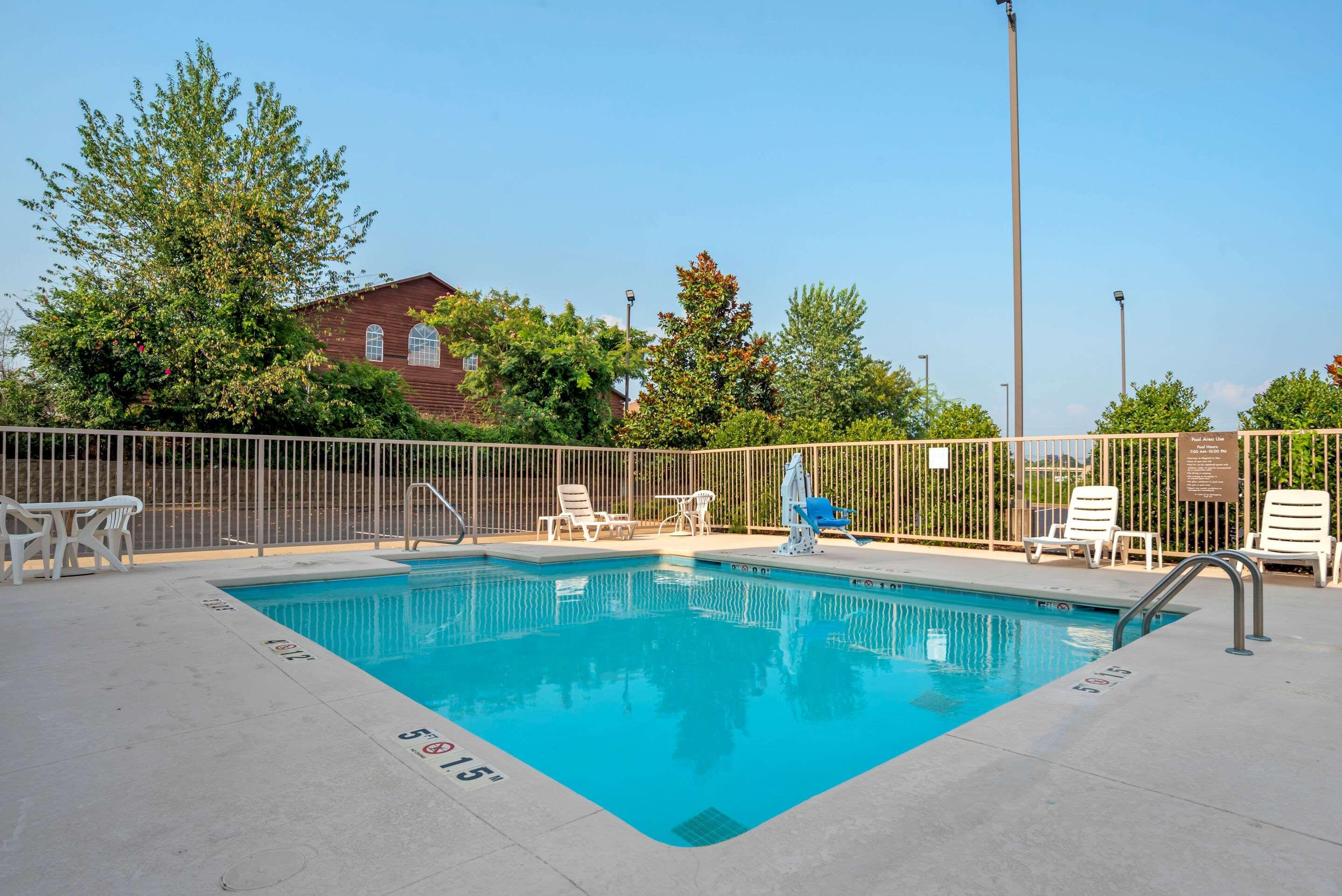 Comfort Suites Oxford I-20 Exit 188 Екстериор снимка