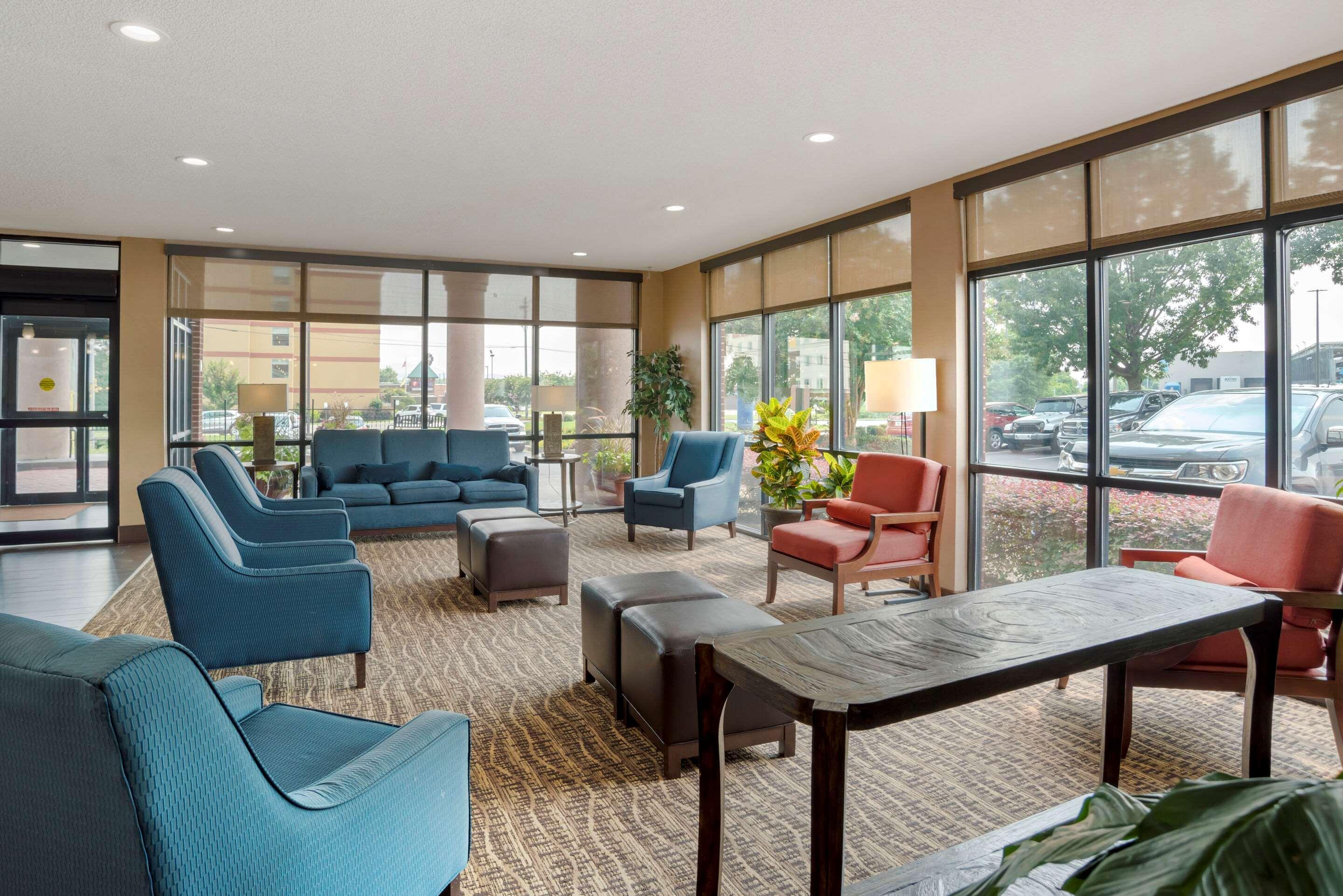Comfort Suites Oxford I-20 Exit 188 Екстериор снимка