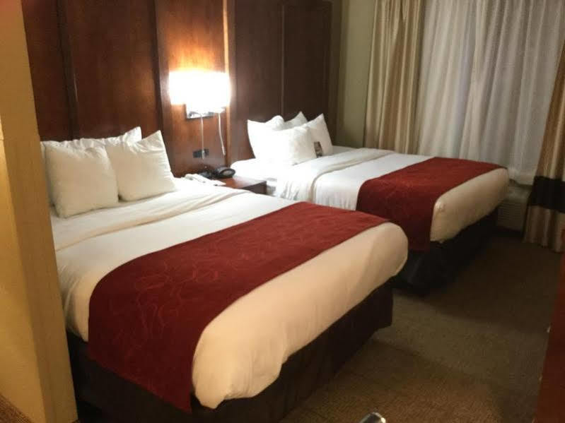Comfort Suites Oxford I-20 Exit 188 Екстериор снимка