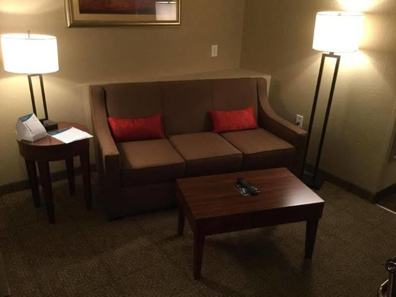 Comfort Suites Oxford I-20 Exit 188 Екстериор снимка